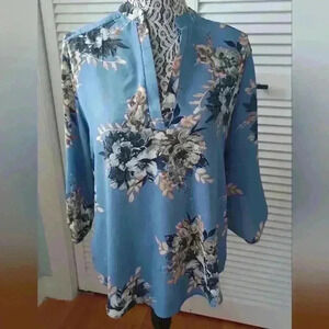 Eclipse Women's Medium Blouse with Flowered Design